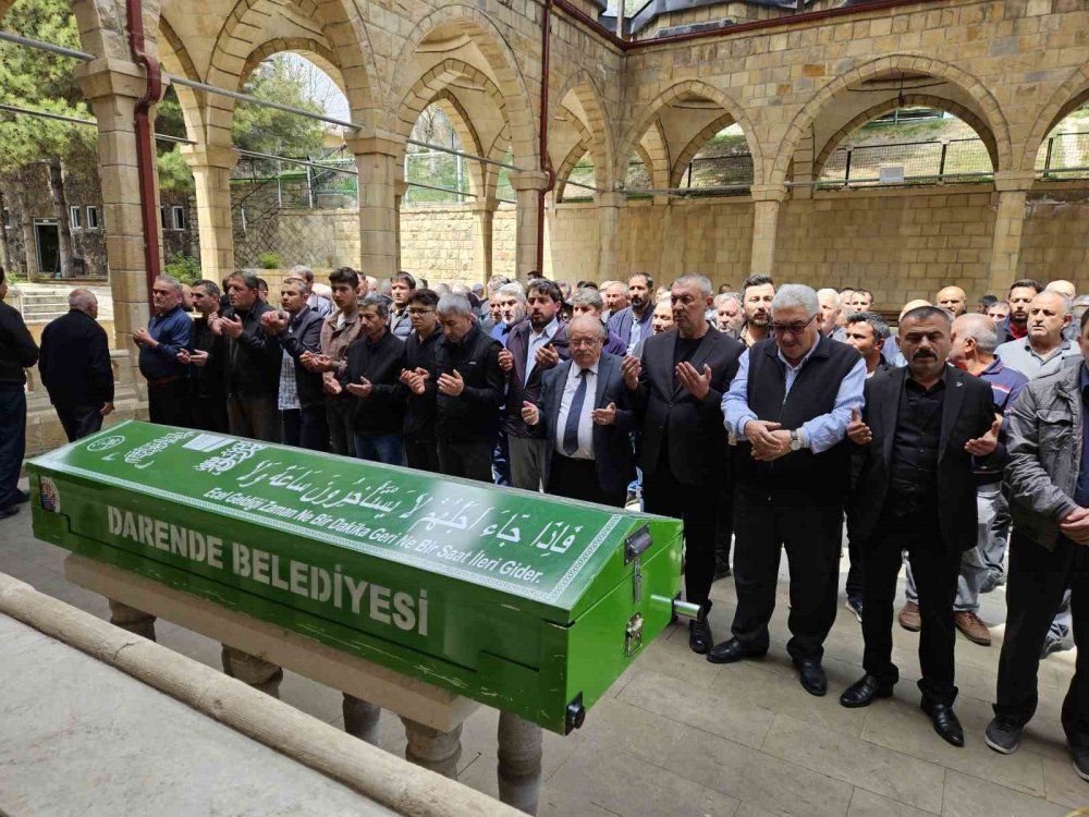 Kocası tarafından öldürülen kadın memleketinde defnedildi