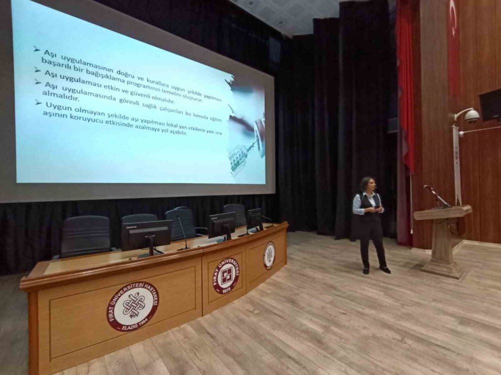 Sağlık çalışanlarına aşı ve transferleri hakkında bilgi verildi