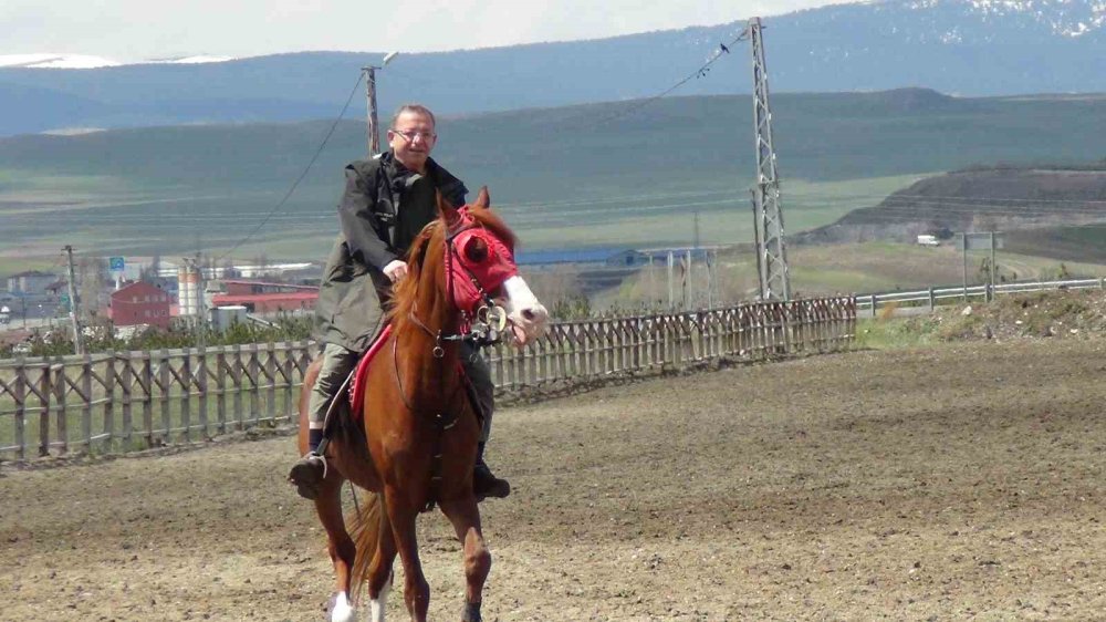 Kars’ta meyve ağaçları ekildi