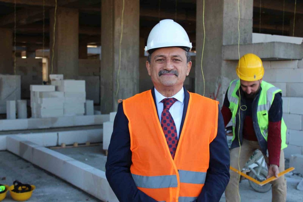 Siirt’te sismik izolatörlü hastane inşaatı devam ediyor