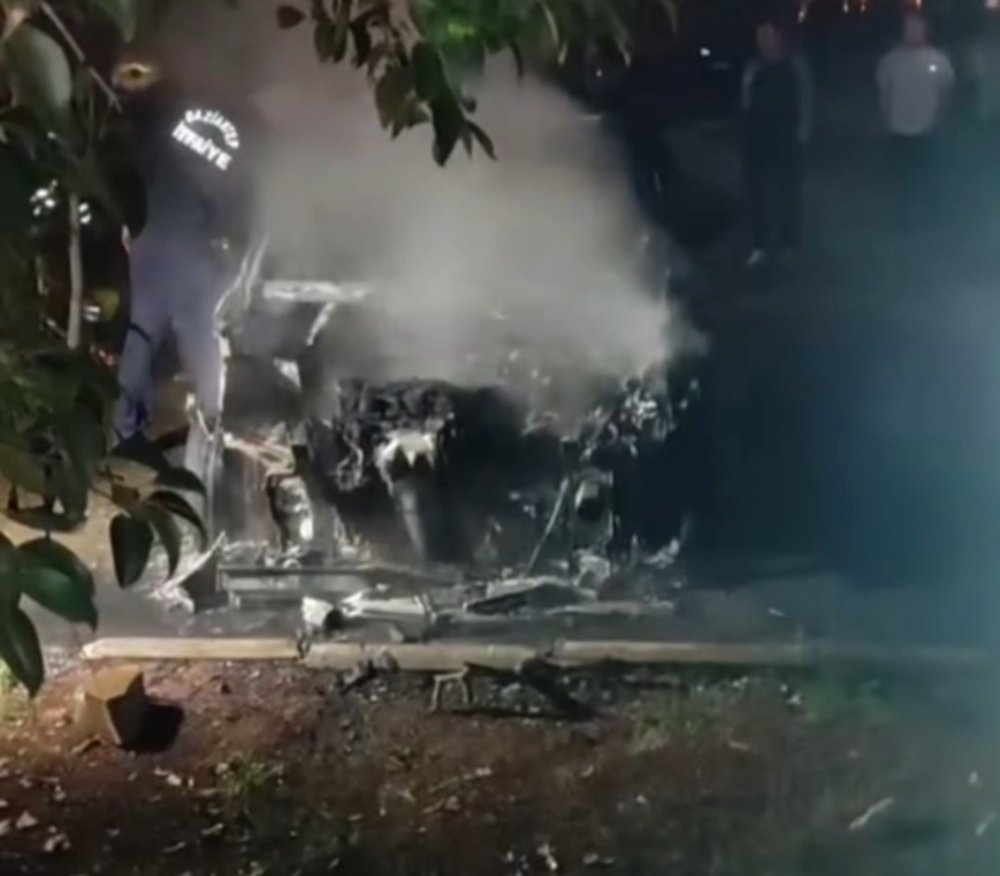 Antep’te park halindeki otomobil alev topuna döndü
