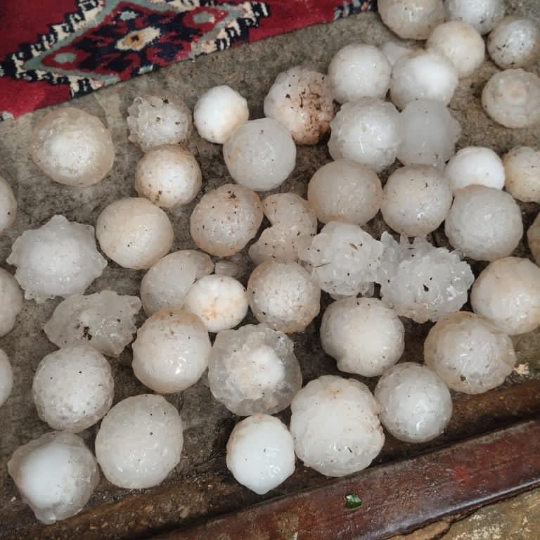 Urfa’da kar topu büyüklüğünde dolu yağdı: Ekili araziler ve araçlar zarar gördü