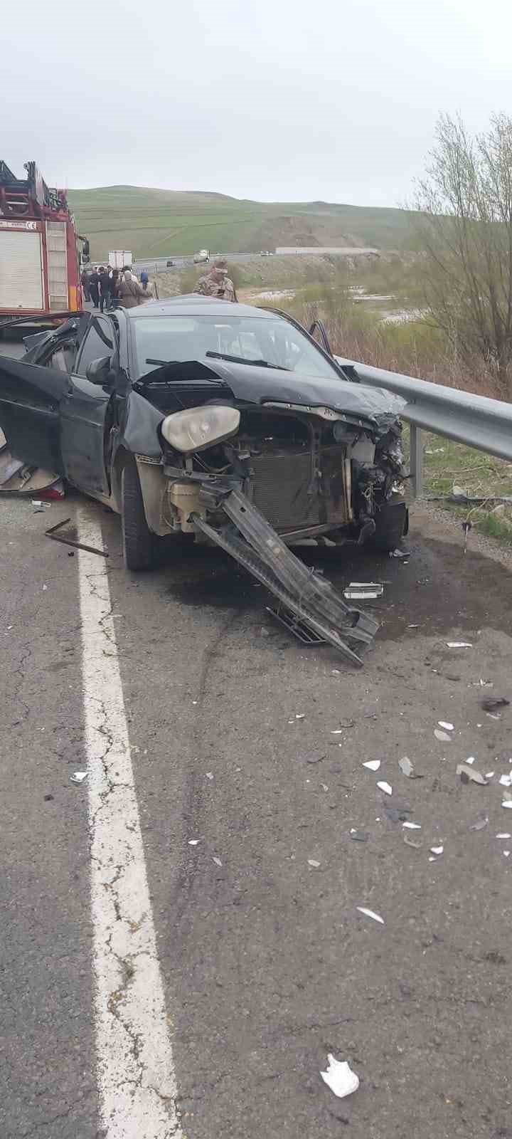 Ağrı’da feci trafik kazası: 2 ölü, 8 yaralı
