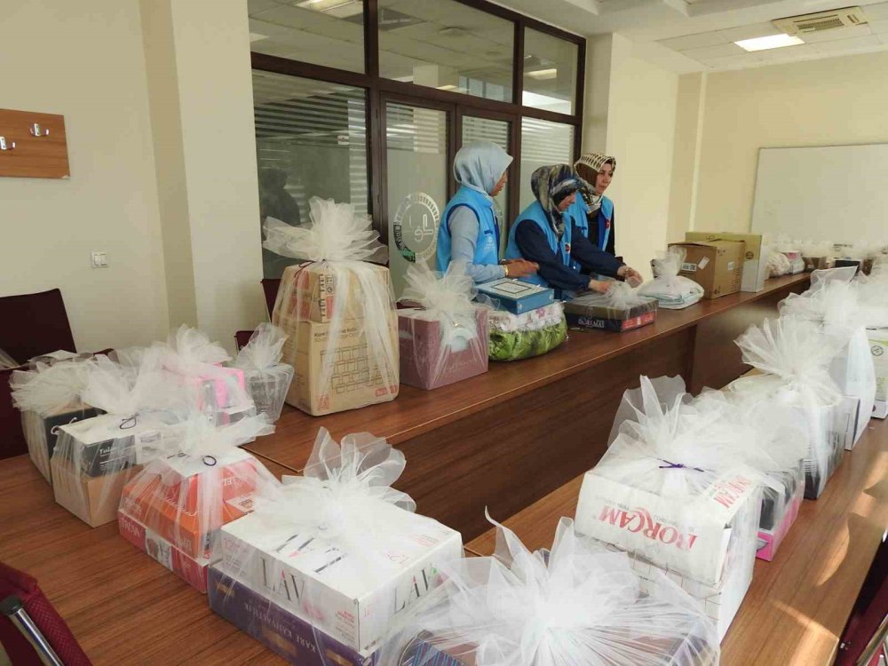 Antep'te annelere ve genç kızlara en mutlu günlerinde anlamlı hediye