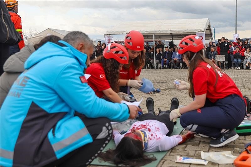 Ardahan Üniversitesi’nde Acil Yardım ve Afet Yönetimi tatbikatı