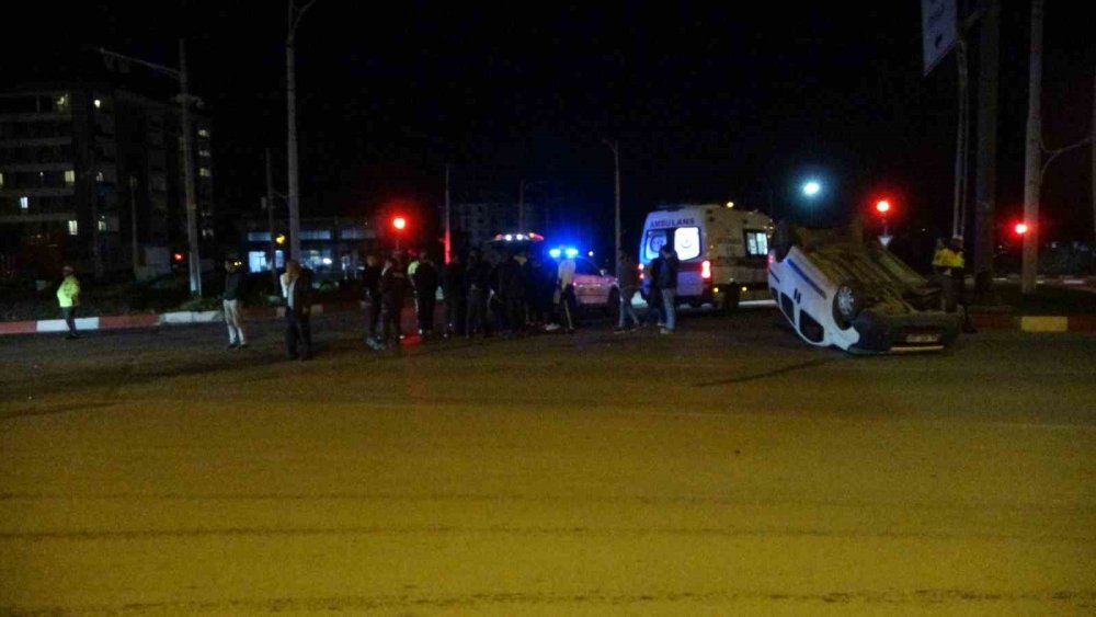 Malatya’da üç aracın karıştığı kazada 4 şahıs yaralandı