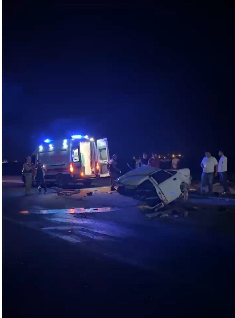 Urfa'da otomobil tıra çarptı: 1 ölü, 1 yaralı