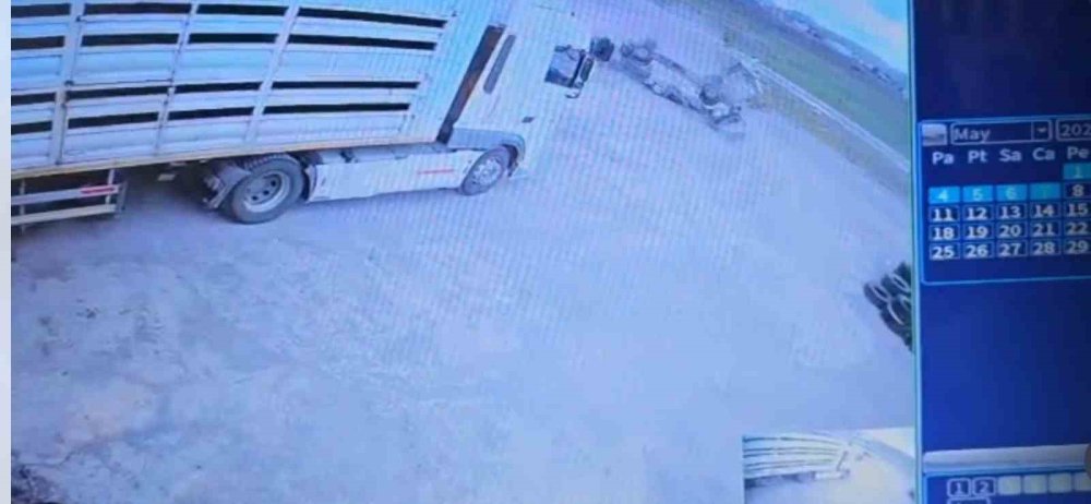 Karlıova'da iki araç çarpıştı: 2’si ağır 7 yaralı