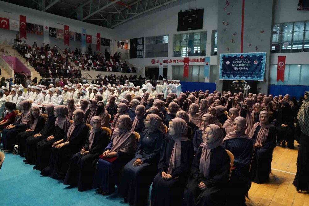 Muş’ta 300 öğrenciye icazet verildi
