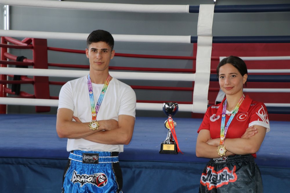 Hakkarili Gizemnur Tatlı muaythai şampiyonasında Türkiye birincisi oldu
