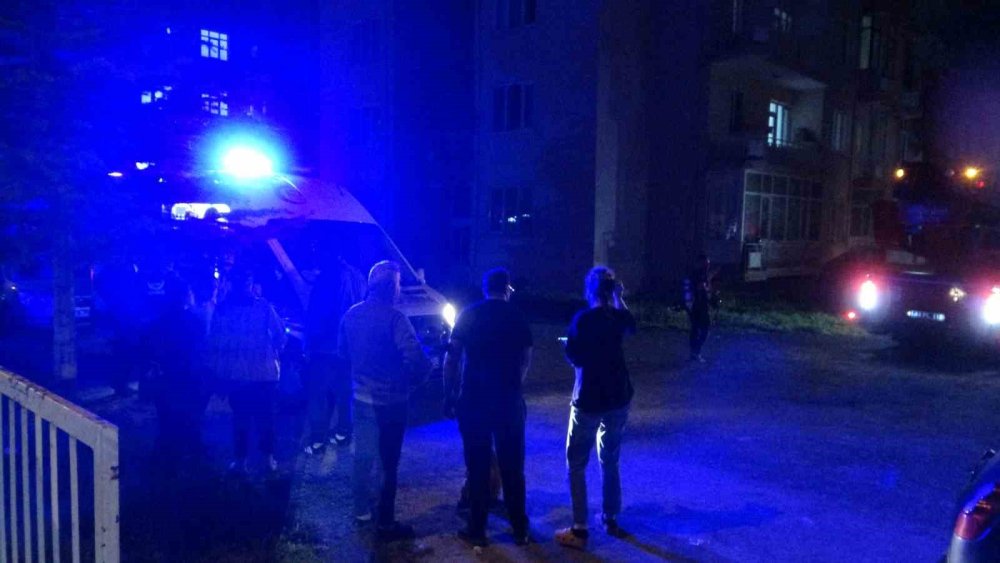 Malatya’da bir apartmanda çıkan yangında 11 kişi dumandan etkilendi