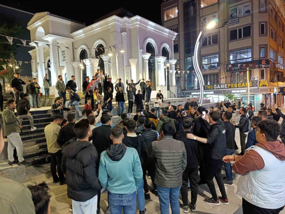 Vanspor taraftarının galibiyet coşkusu