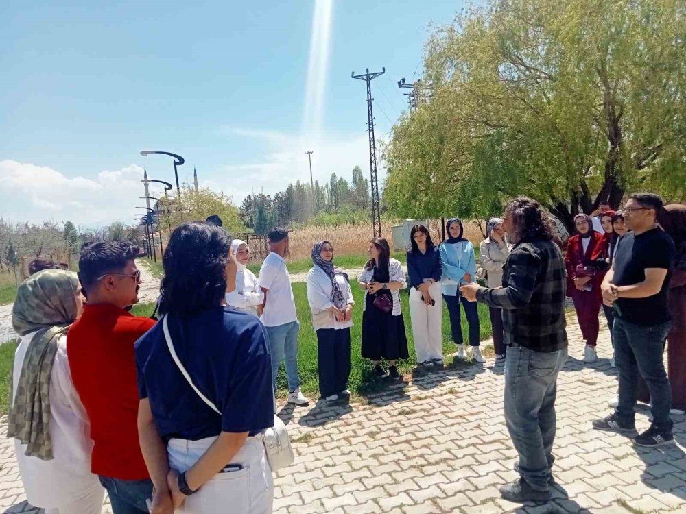 Yaban hayvanlarını ve doğayı yakından tanıdılar