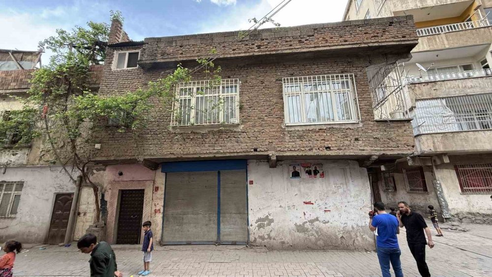 Bağlar'da 2 gündür haber alınamayan şahıs evde ölü bulundu