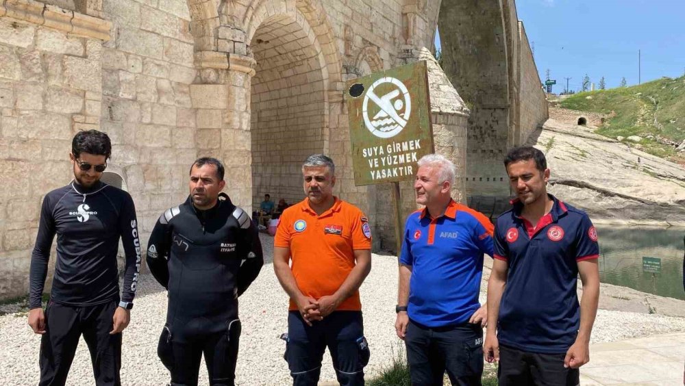 Silvan'da fotoğraf çekmek isteyen çocuk, düştüğü Malabadi Çayı’nda hayatını kaybetti