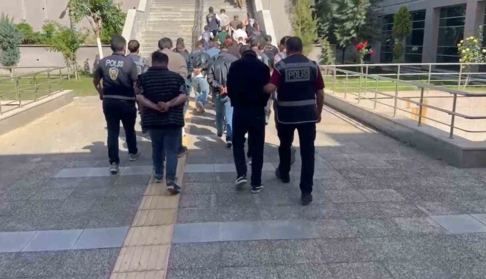12 ilde çocuk istismarcılarına darbe: 44 kişi yakalandı