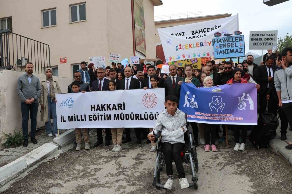 Hakkari’de farkındalık yürüyüşü yapıldı