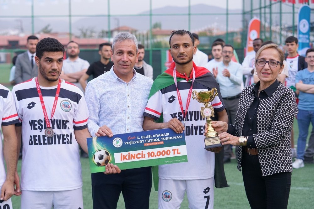 3. Uluslararası Yeşilyurt Futbol Turnuvası sona erdi