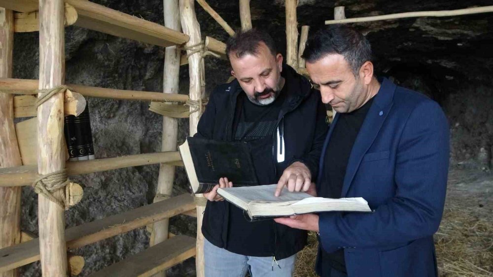 Bin 500 rakımdaki mağaralarda çağdaş sanat sergisi