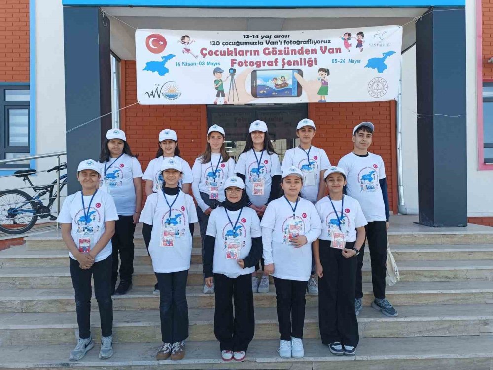 Çocuklar Van’ı fotoğraflıyor