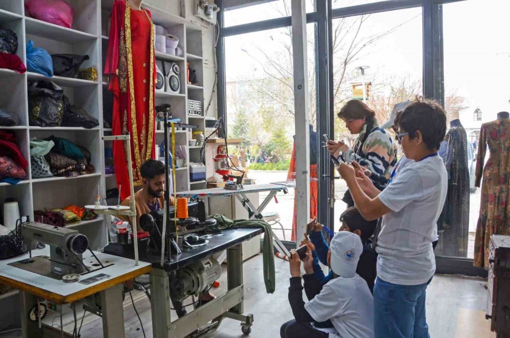 Çocuklar Van’ı fotoğraflıyor