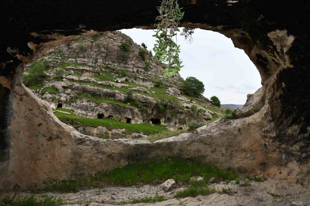 Gabar Dağı etekleri turizme göz kırpıyor
