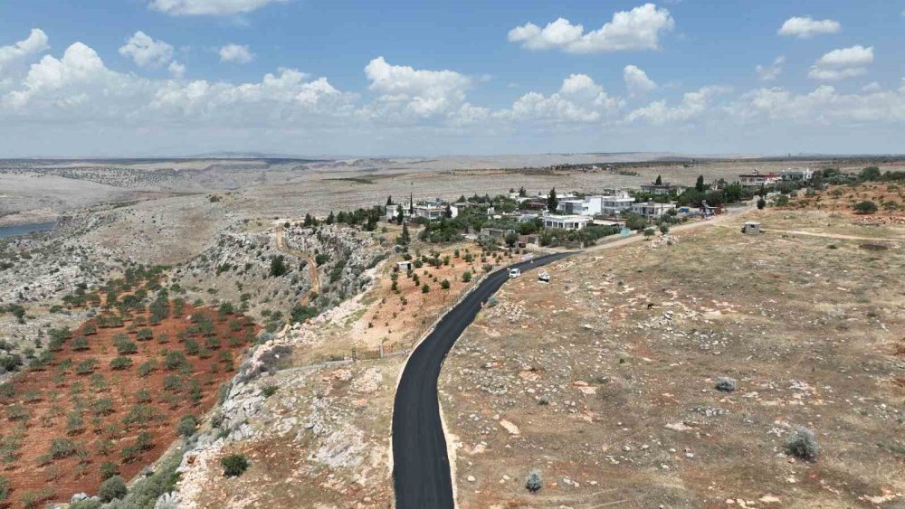 Halfeti'de tekneyle gidilen batık mahalleye 25 yıl sonra yol yapıldı