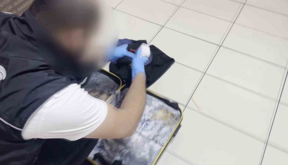Uyuşturucu dolu valiz "Hektor"a takıldı