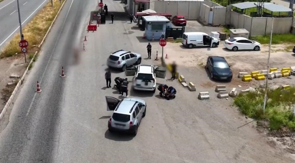Yedek yakıt deposunda 93 litre sentetik uyuşturucu ele geçirildi