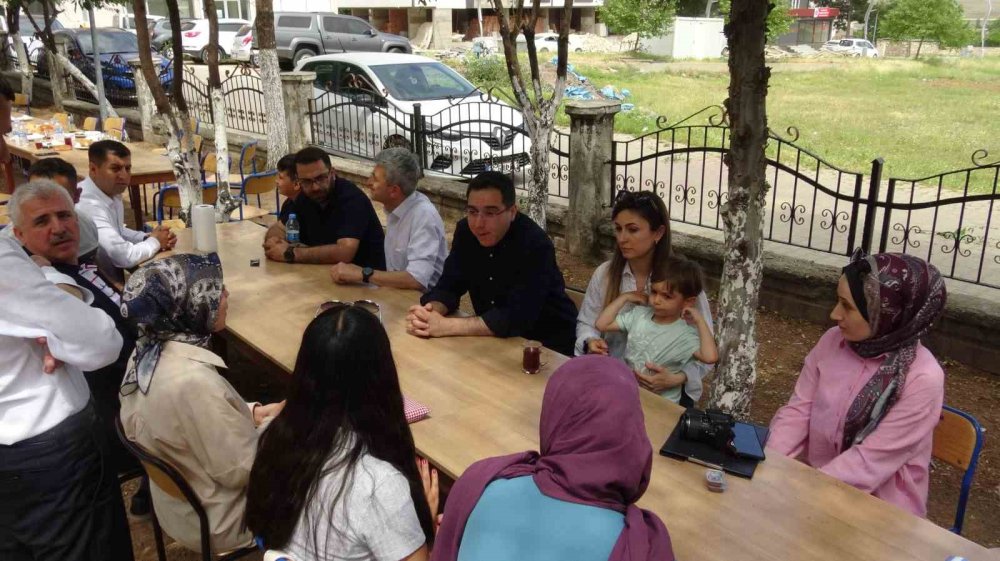 Gercüş Kaymakamı öğrencilerle kahvaltıda buluştu