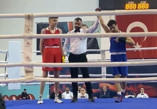 Şırnaklı 3 sporcu, Türkiye Ferdi Boks Şampiyonası’nda üst tura çıktı