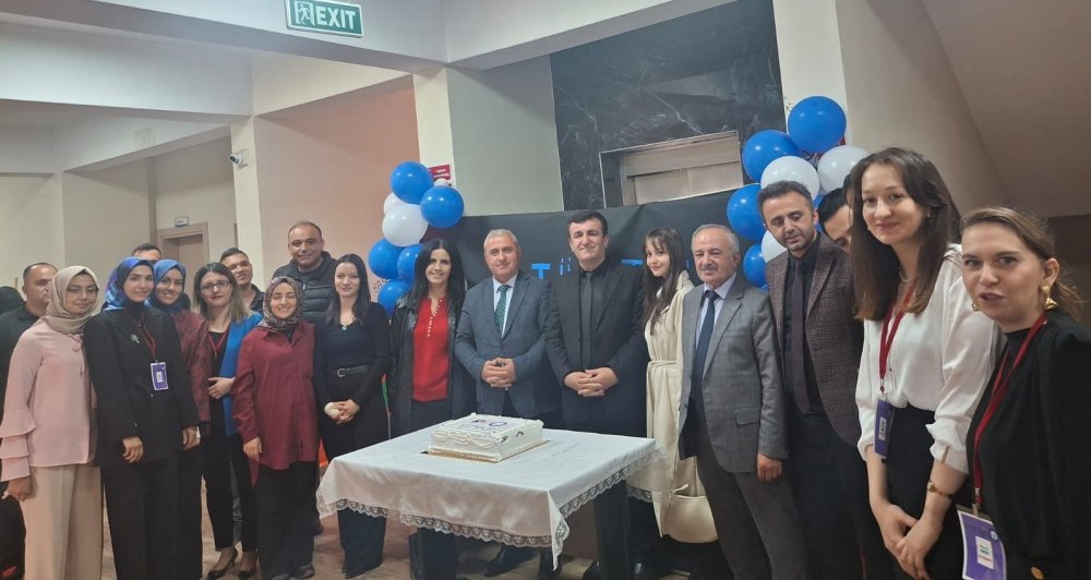 Hakkari SPK Ortaokulunda TÜBİTAK 4006 Fuarı'na ilgi