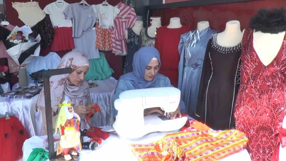 Antep’te ’Aile Yılı Festivali’ renkli görüntülere sahne oldu