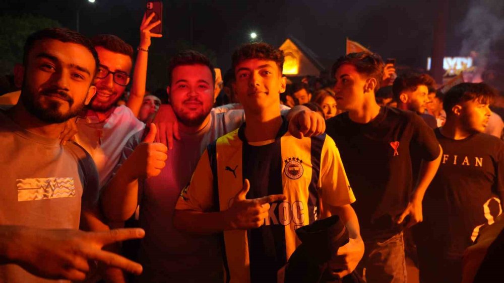 Galatasaray’ın şampiyonluğu Antep'te davul, zurna ve halayla kutlandı