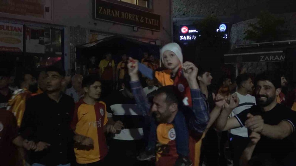 Galatasaray’ın şampiyonluğu Şırnak’ta kutlandı