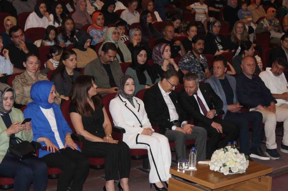 Siirt’te ’Güçlü Aile Güçlü Gelecek’ söyleşisi gerçekleştirildi