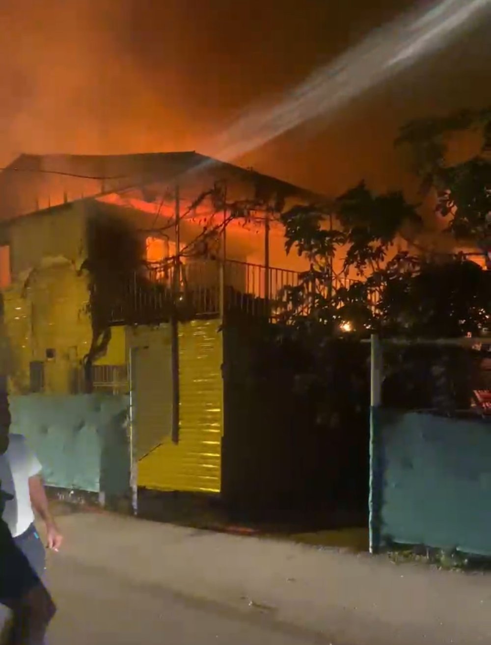 Adıyaman’da 2 katlı evde yangın çıktı