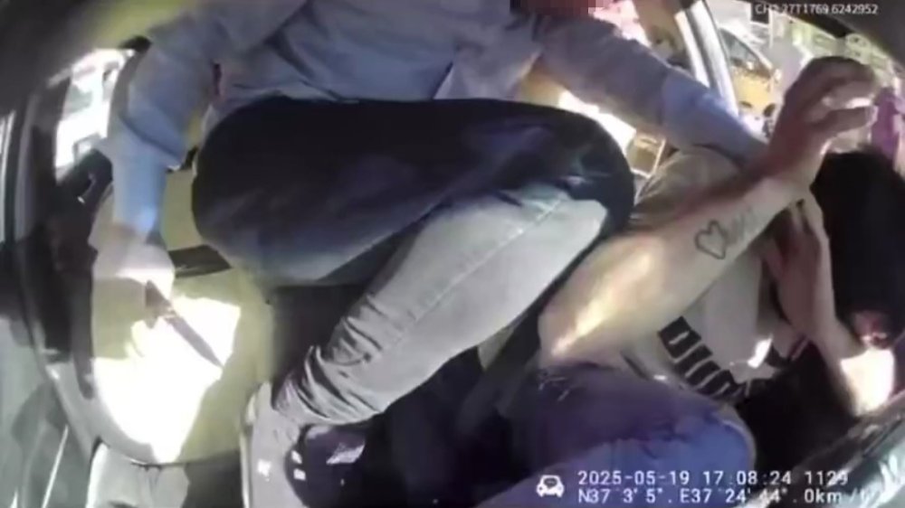 Antep’te taksiciye bıçaklı saldırı: O anlar kamerada