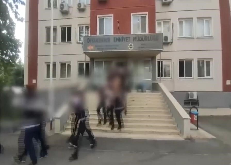 Diyarbakır merkezli düzenlenen operasyonda 19 kişi tutuklandı