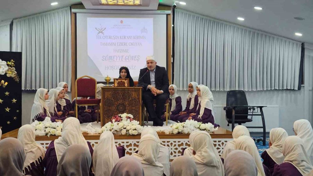 Erzincan'da 13 yaşındaki öğrenci 1 günde hatim yaptı