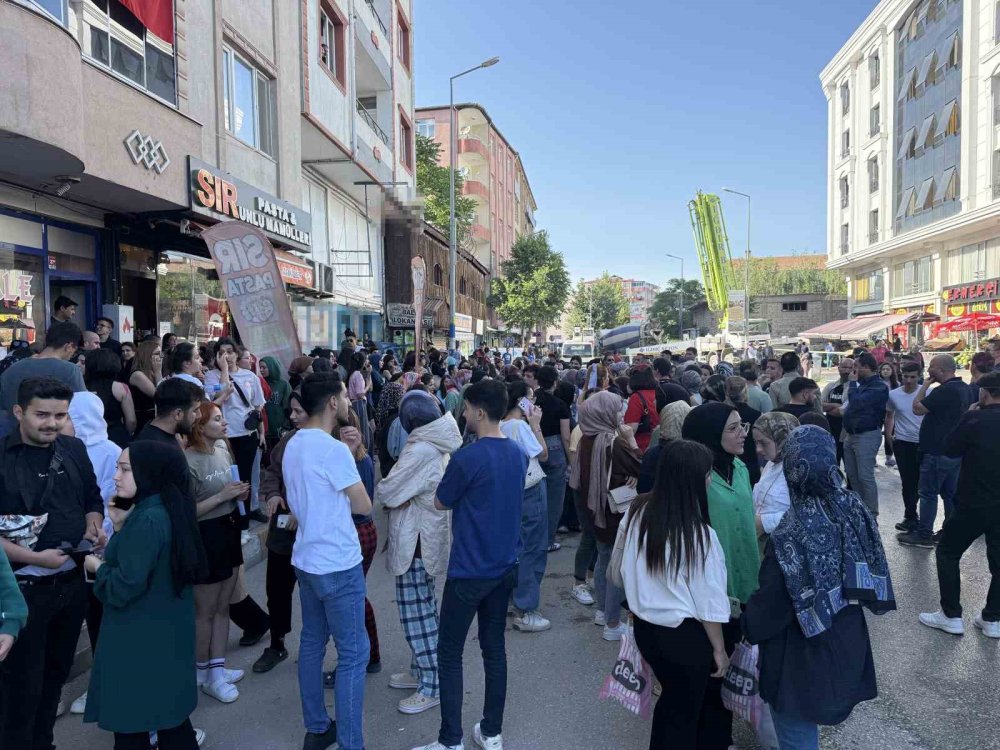 Yangın çıkan yurttaki öğrenciler: "Yangın tüpü, alarm yok"