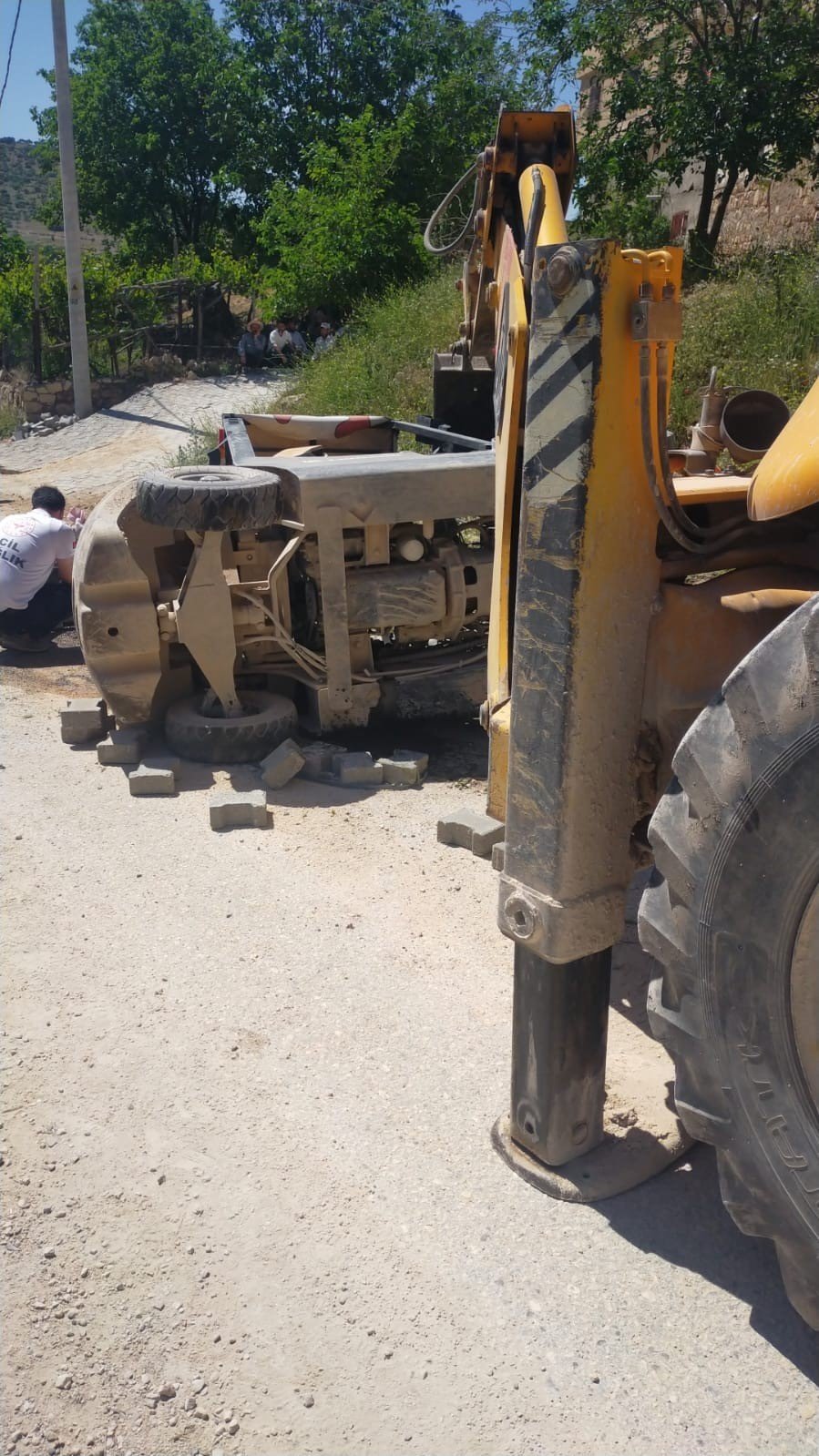 Artuklu'da forklift altında kalan sürücü hayatını kaybetti