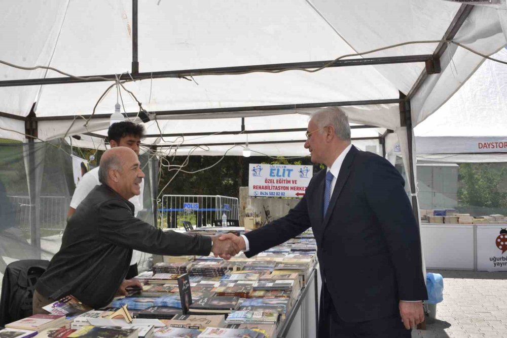 Başkan Mehmet Akarca: "Kamu Denetçiliği Kurumu halkın ücretsiz avukatlığını yapıyor"