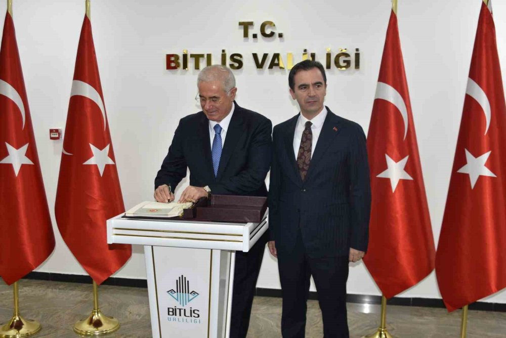 Başkan Mehmet Akarca: "Kamu Denetçiliği Kurumu halkın ücretsiz avukatlığını yapıyor"