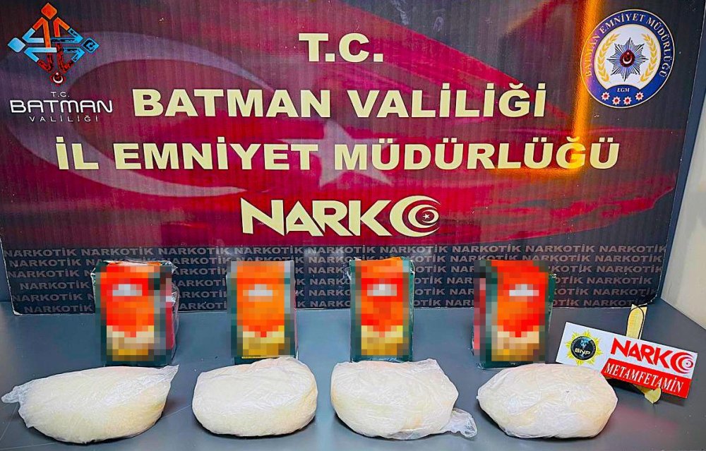 Çay paketlerinin içinde götürmek istedi, yakayı ele verdi