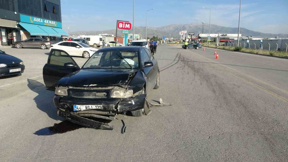 Malatya’da kazaya karıştı, aracını bırakıp kaçtı