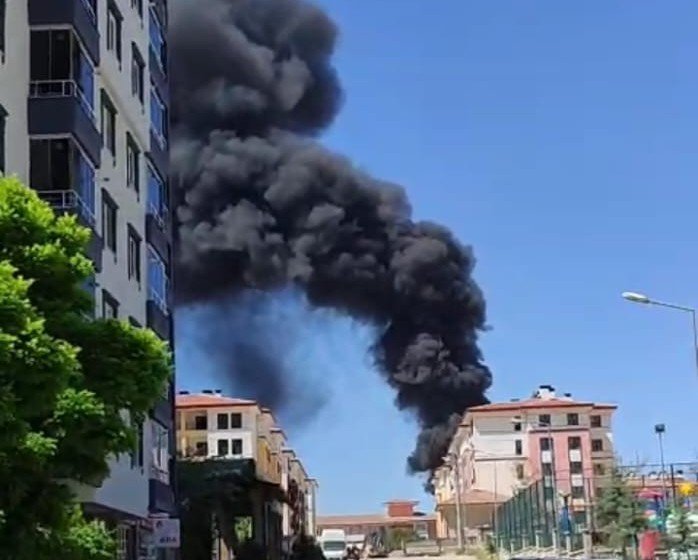 Malatya’da şantiyede korkutan yangın