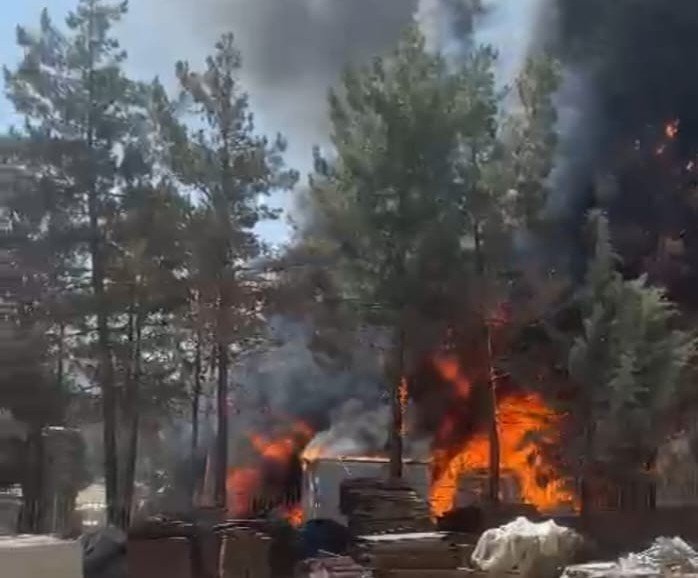 Malatya’da şantiyede korkutan yangın