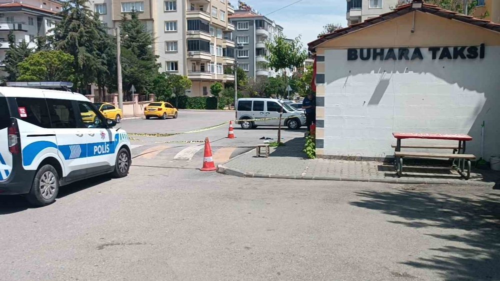 Taksiciye kardeşinden silahlı saldırı