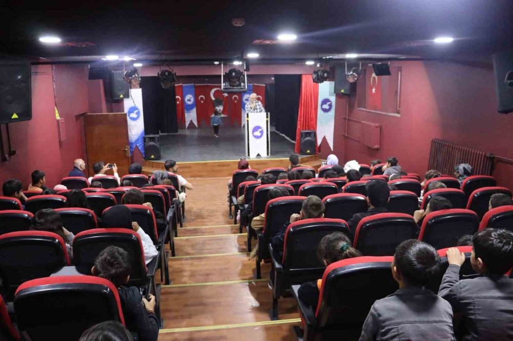 İlk ve ortaokul öğrencileri meslek yüksekokulunu ziyaret etti